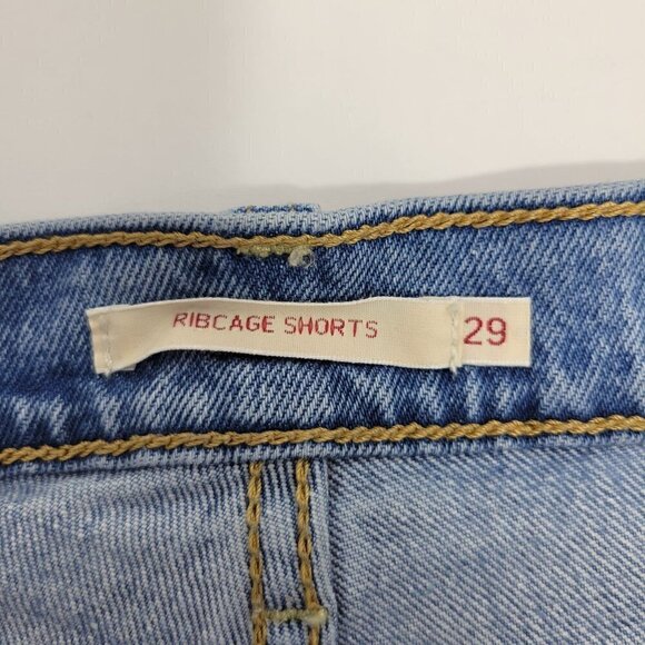 Levi Strauss Women's Lt Wash Raw Hem High-Rise Button Fly Ribcage Shorts Sz 29 - Picture 13 of 16